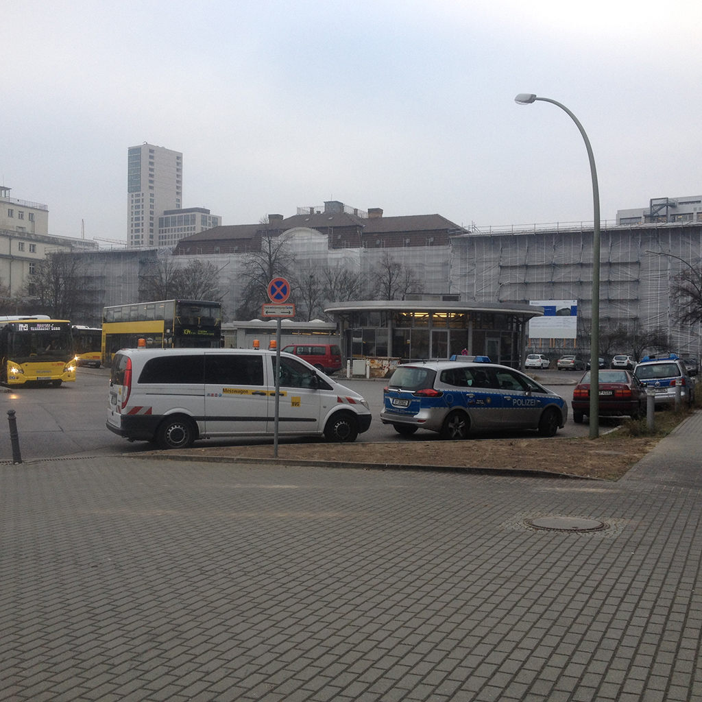 Berlin Fassanenstraße Wetterschutzdach